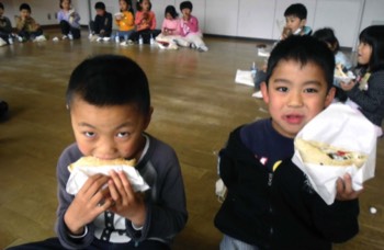  4/20 lunch at Onagawa Primary School #1, Onagawa City 